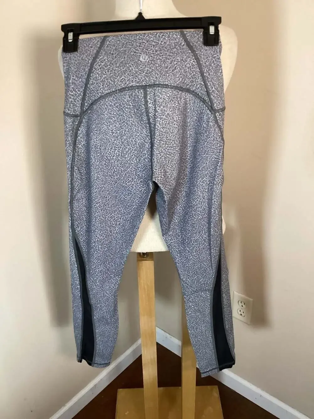 Lululemon Athletica Printed Mesh Panel Leggings Size 6